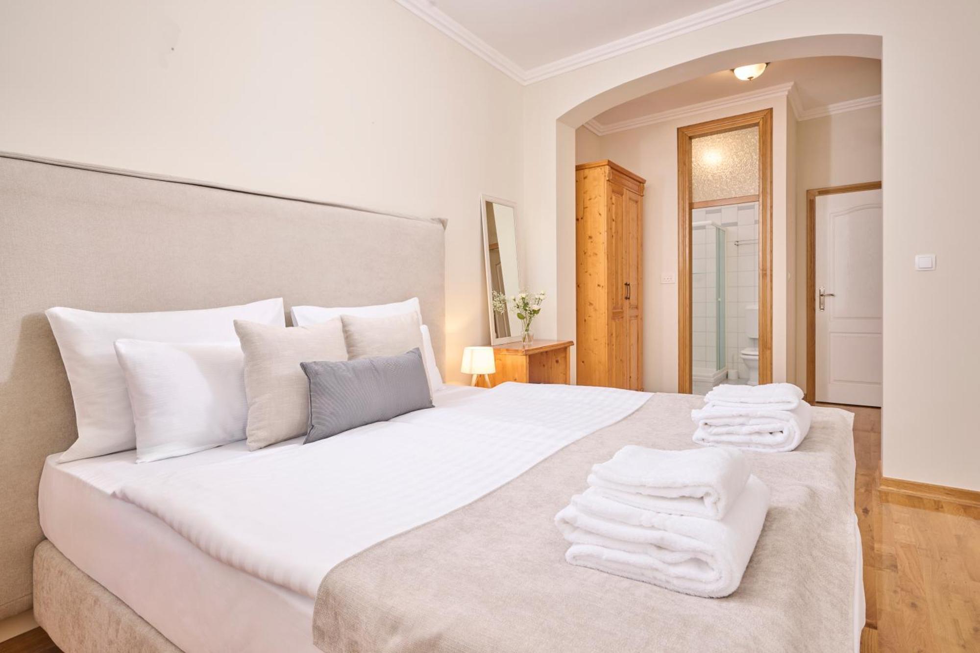 Hotel Kadoor كارلوفاتش المظهر الخارجي الصورة