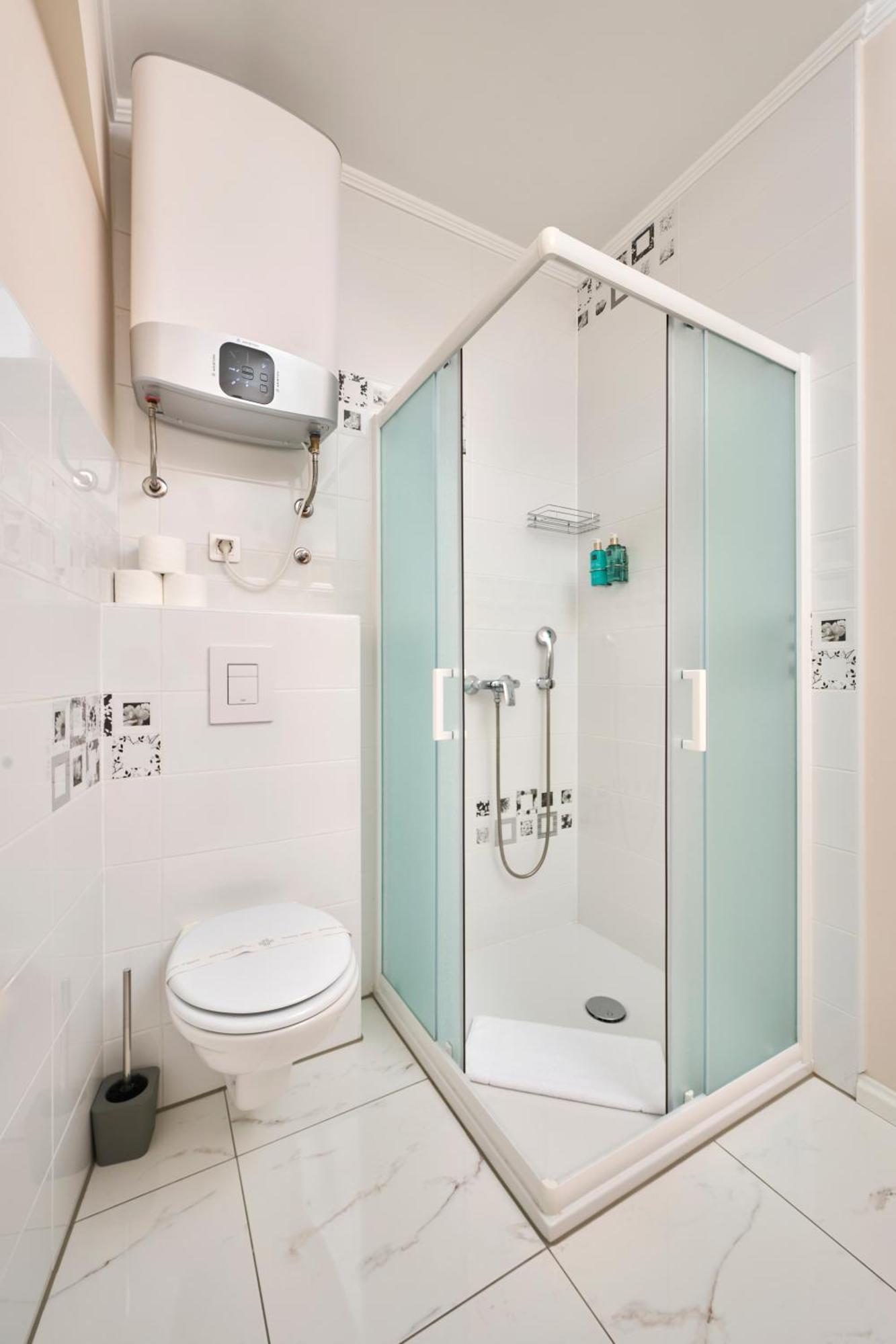 Hotel Kadoor كارلوفاتش المظهر الخارجي الصورة