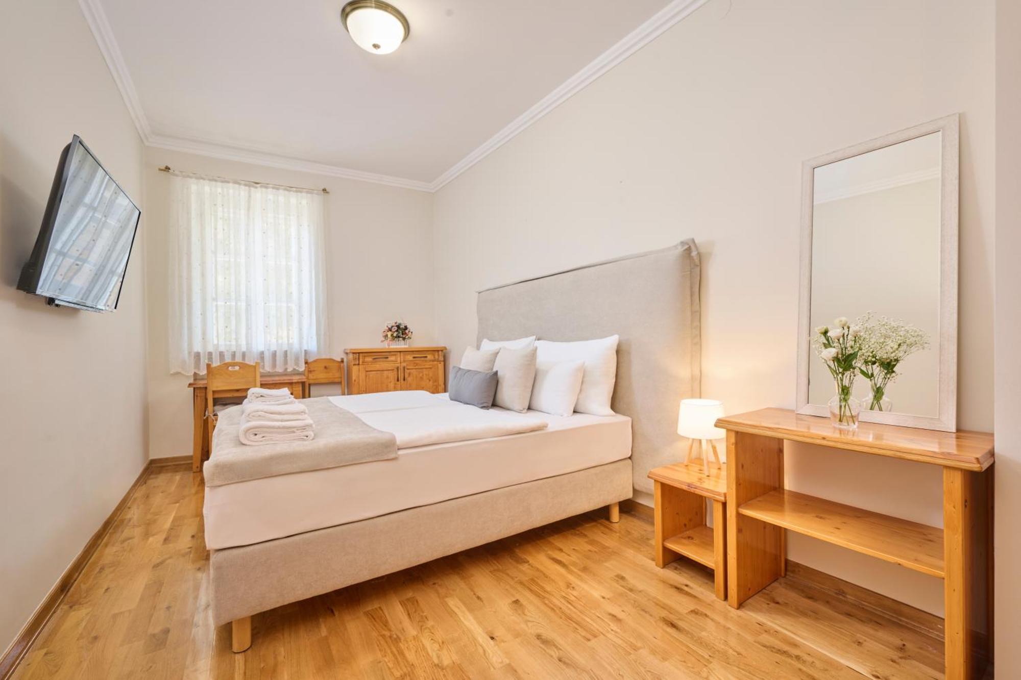 Hotel Kadoor كارلوفاتش المظهر الخارجي الصورة