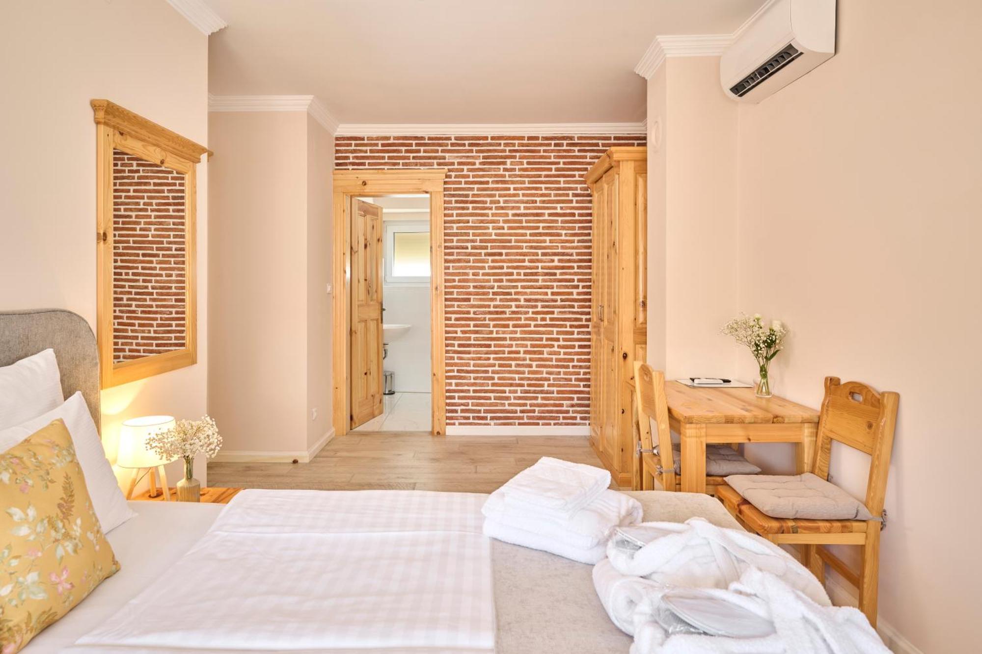 Hotel Kadoor كارلوفاتش المظهر الخارجي الصورة